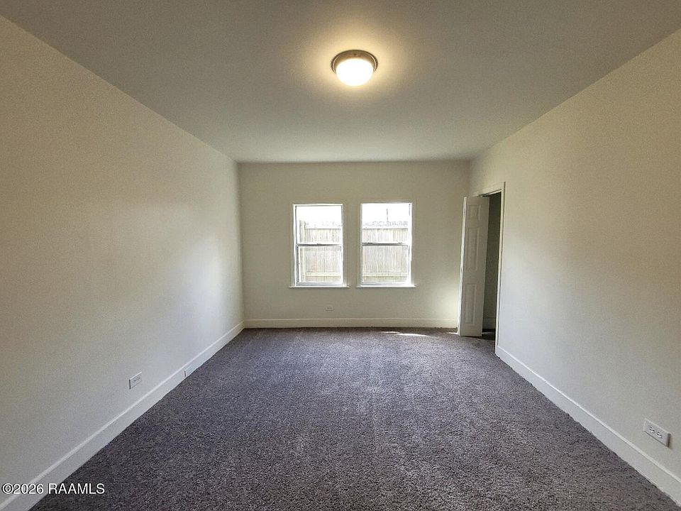 1st image of 1020 Iberia St