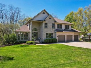 10 Prairie Hill Ct, Madison, WI 53719