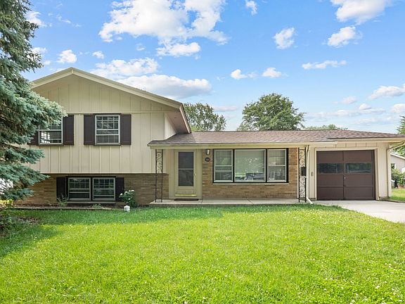 2nd image of 1323 Cabot Ln