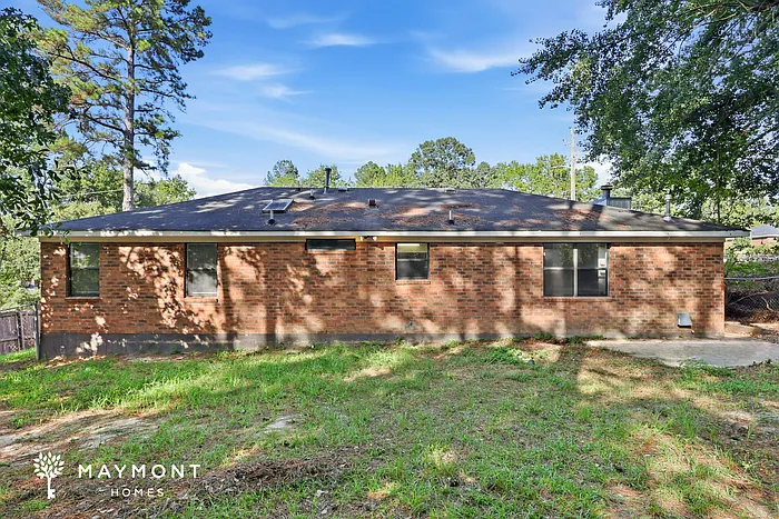 3 bed, 2.0 bath, 1431 sqft, $1,450 — Photo 3