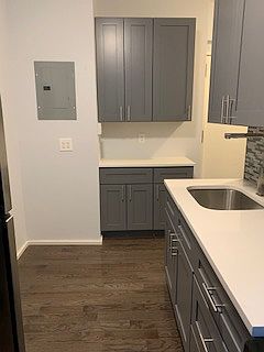 5th image of 164 E 33rd St #1