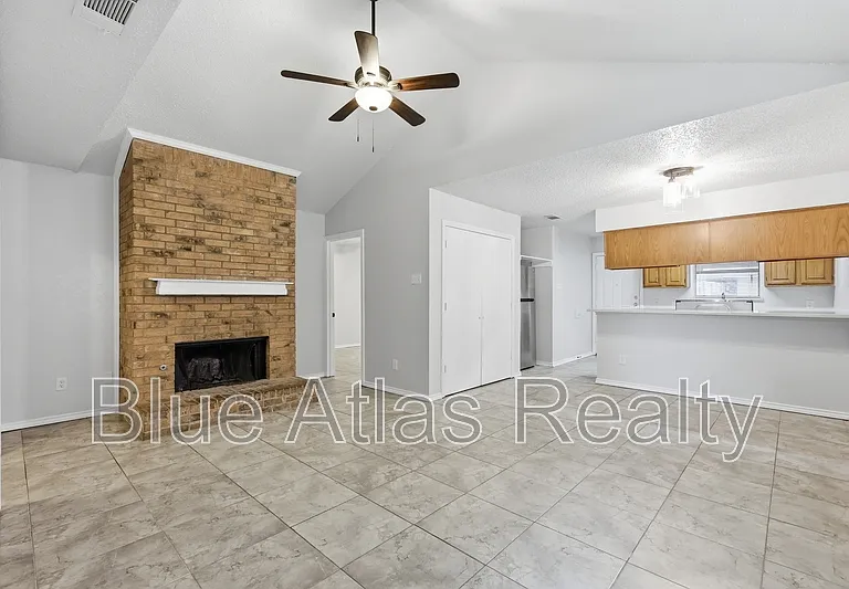 711 Penn Pl — Photo 2