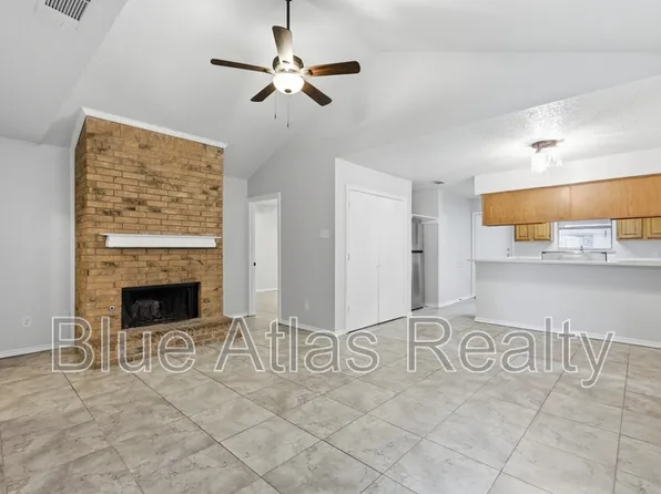 711 Penn Pl, Cedar Hill, TX 75104