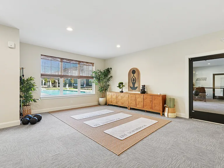 Northbrook Apartments — Photo 24