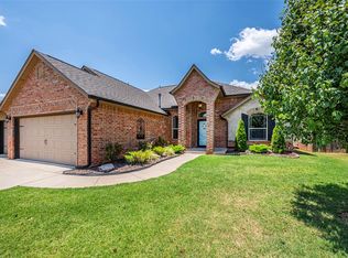 2241 Timber Xing, Yukon, OK 73099
