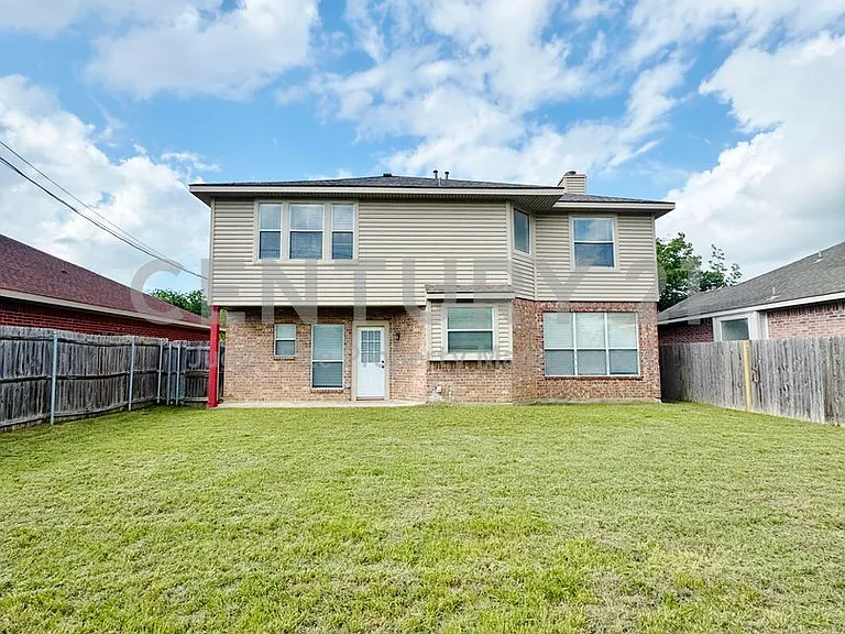 835 Rockett Ln — Photo 17