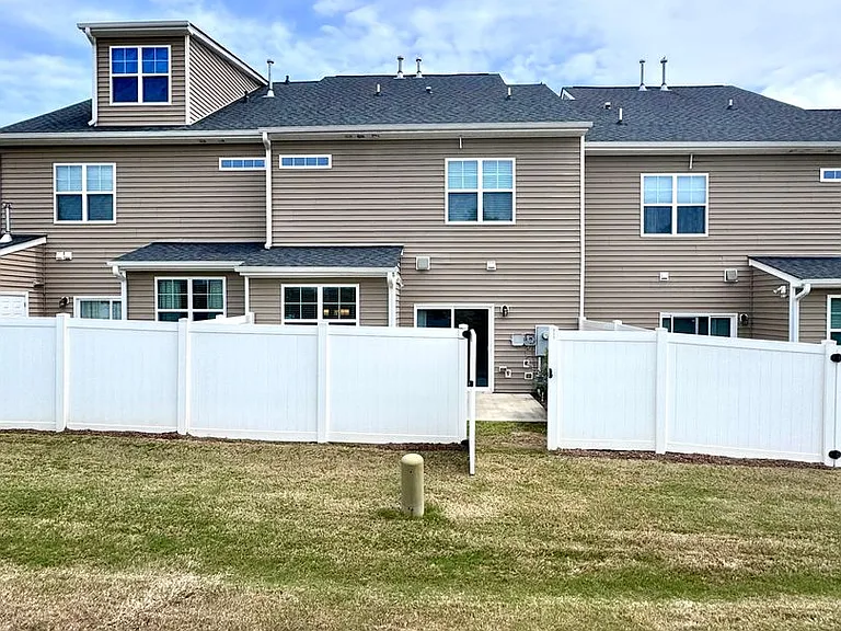 211 Torpoint Rd — Photo 32