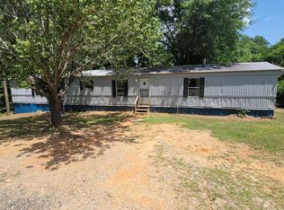 25 Forest Hill Dr, Phenix City, AL 36869