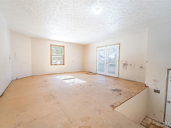 3rd image of 22670 Lace Ln