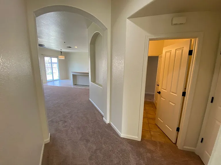 9748 Roedell Way — Photo 5