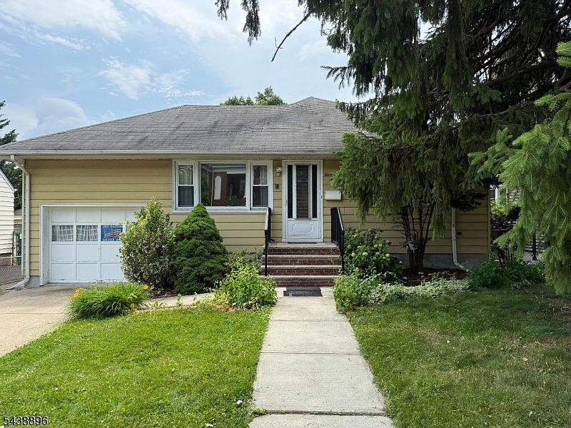1st image of 301 Valley Rd