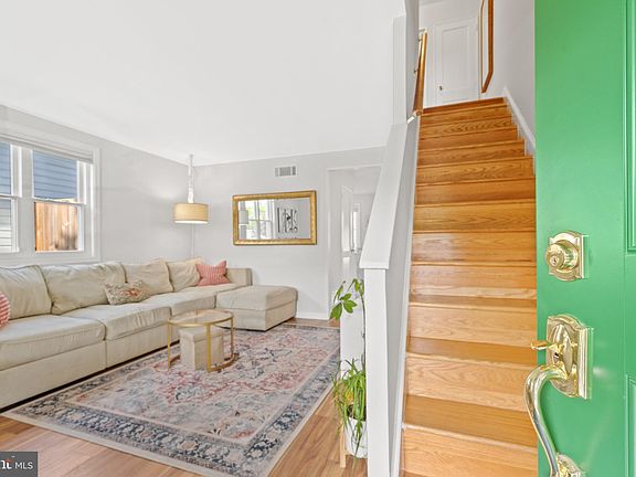 4th image of 629 N Alfred St