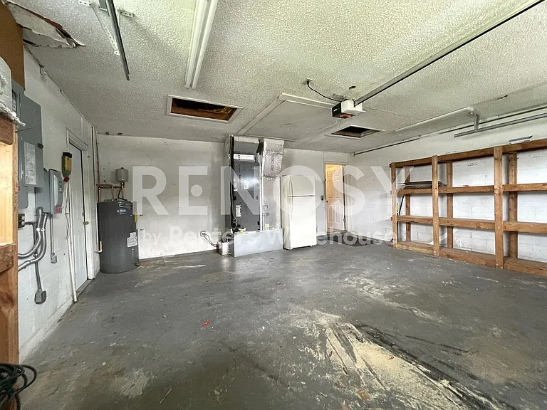 802 Embassy Rd — Photo 31