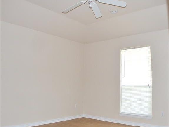 4th image of 1418 Stella Ave