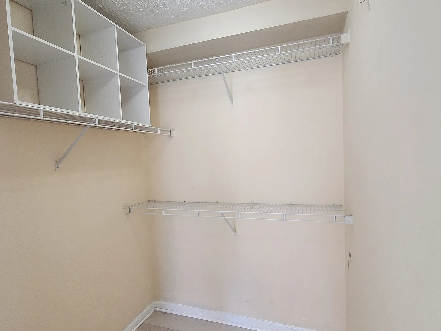 Spacious 2BR/2BA Condo for Rent in Southfield at Whitemarsh — Photo 3