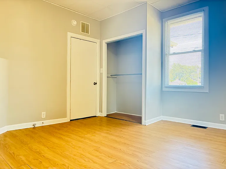 419 N Broad St — Photo 11