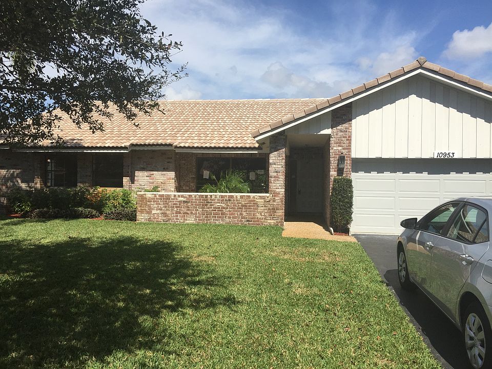 1st image of 10953 NW 17th Mnr