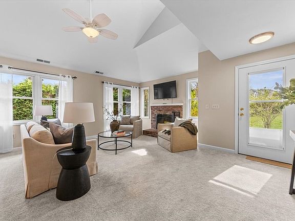 5th image of 5 Ascot Ln #5