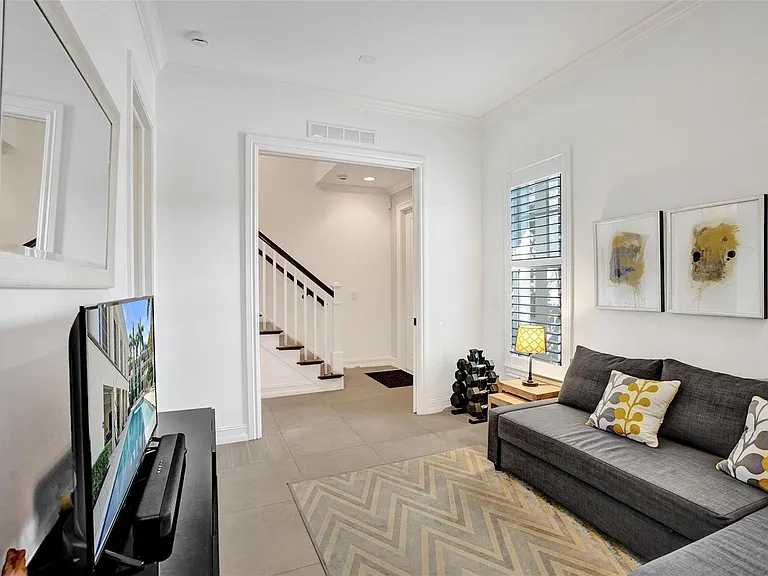 381 E Cannery Row Cir — Photo 32