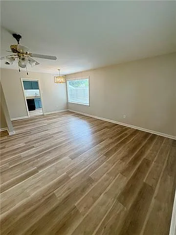 128 Phyllis Ct — Photo 6