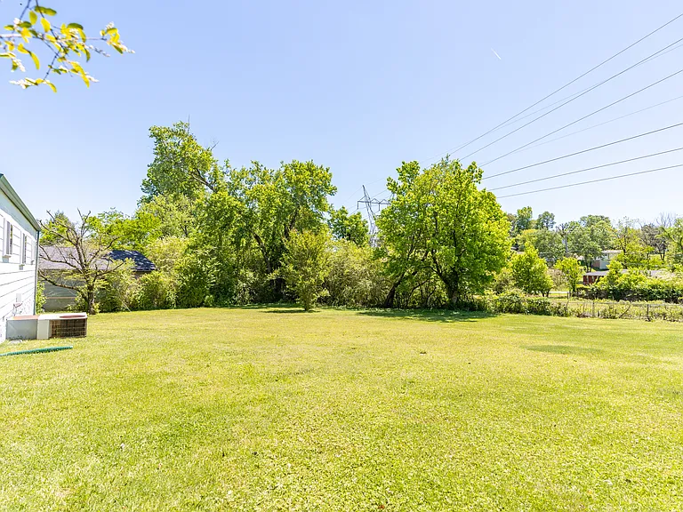 1214 Echo Dr — Photo 6