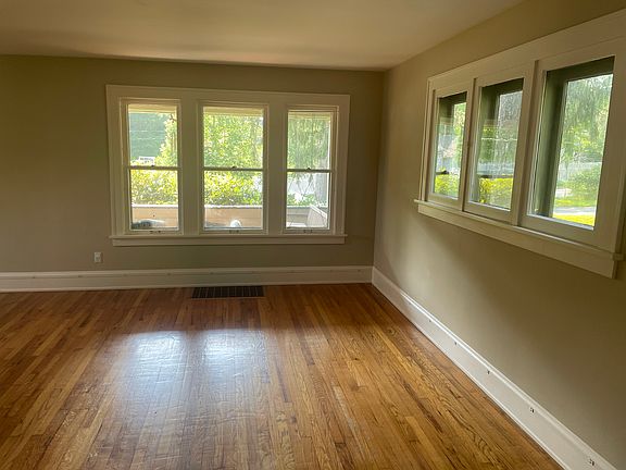 2nd image of 137 Bradley St