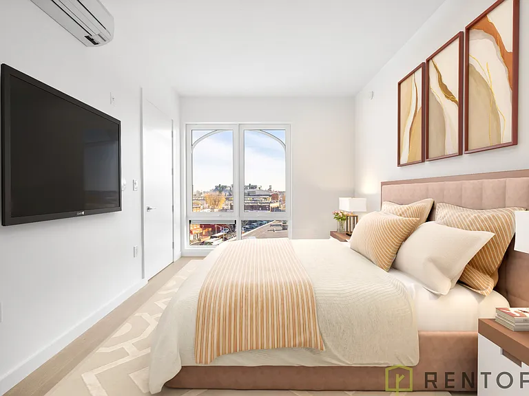 210 Greenpoint Ave #4I — Photo 3