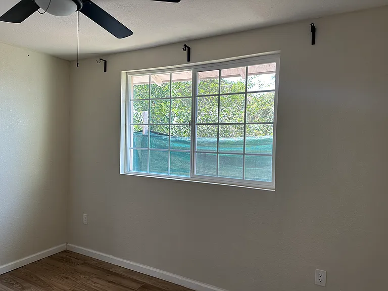 Dickey St — Photo 20
