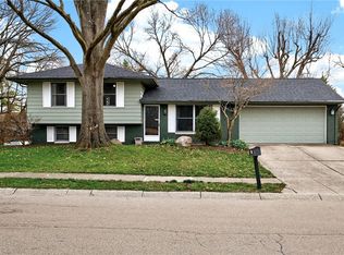 450 Evergreen Dr, Springboro, OH 45066