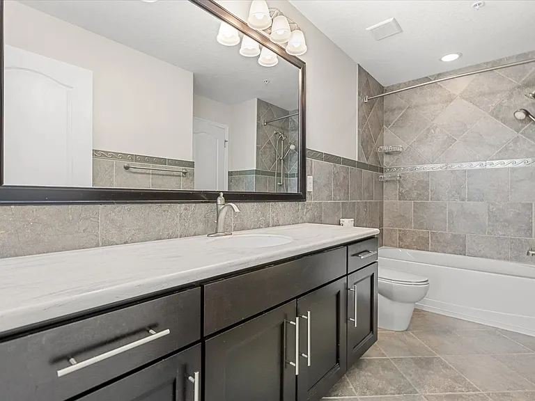 2046 Prospect Ave #1 — Photo 25