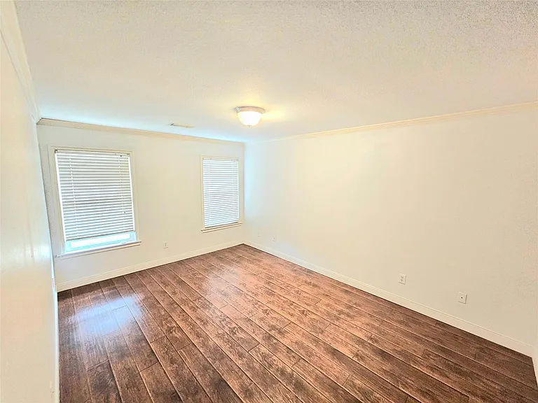 16211 Noblewood Way — Photo 9