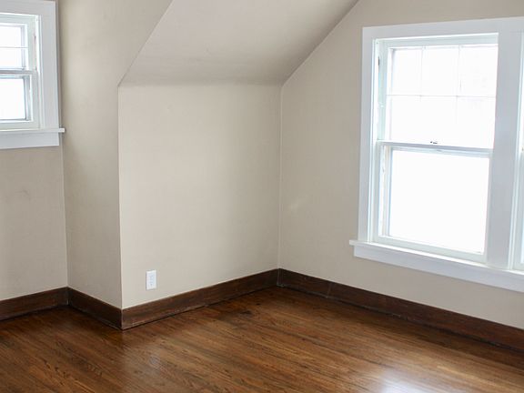 5th image of 1433 Burr St