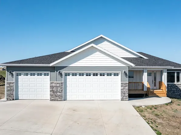 2108 Monarch Ave, Bismarck, ND 58503
