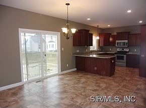 4th image of 601 Briarstone Dr