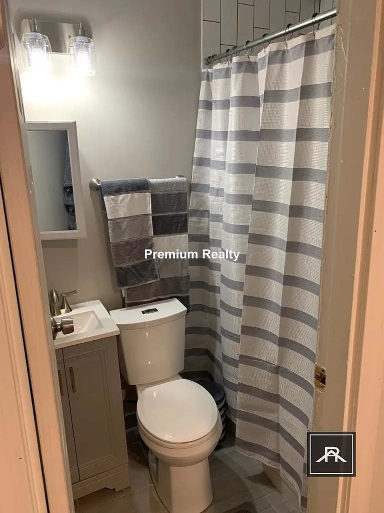 2 bed, 2.0 bath, 800 sqft, $3,299 — Photo 4