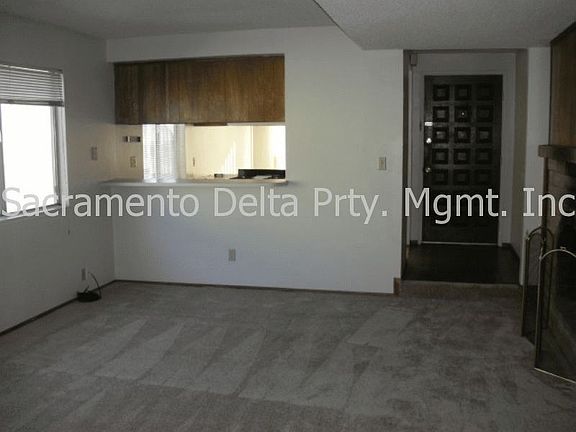 Living Room Looking at Kitchen