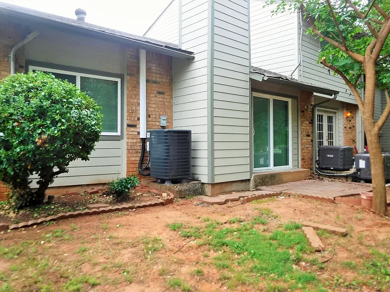 526 Greenlea Chase W — Photo 14
