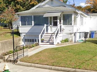 60 Boxwood Ave, Cranston, RI 02910