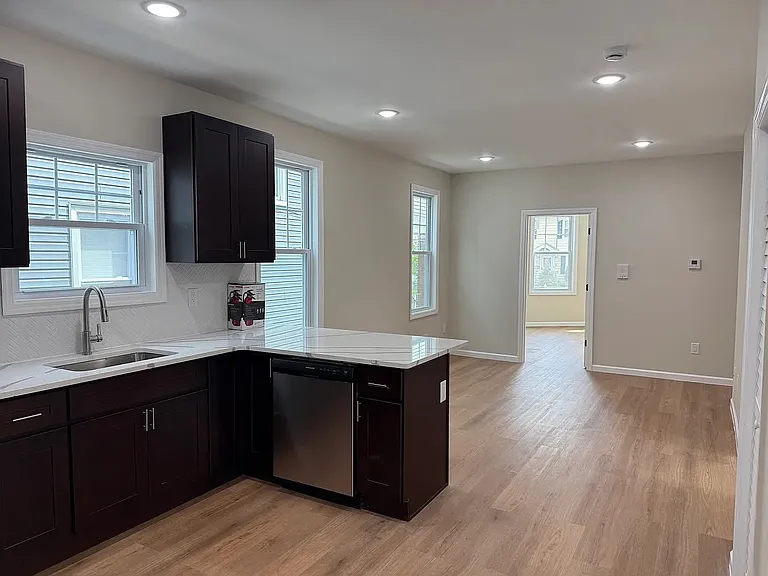 256 Berkeley Ave #256 — Photo 4