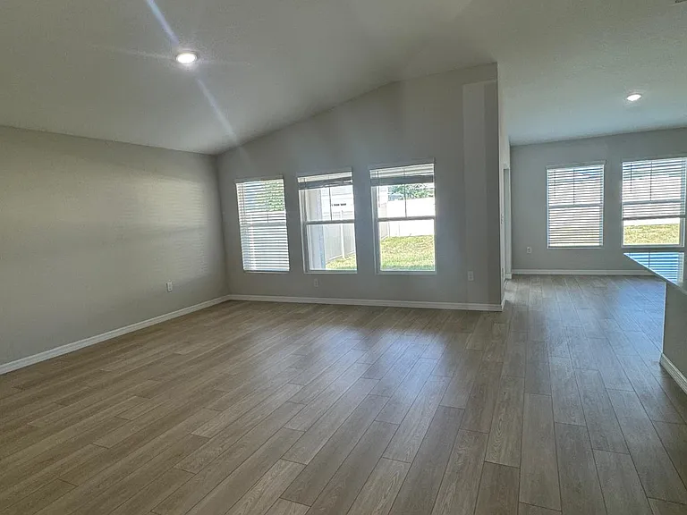1049 Foreshore Ln — Photo 5