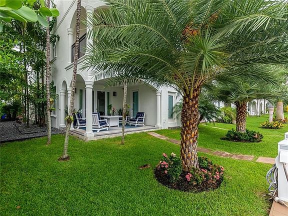 3rd image of 85 Isle Of Venice Dr