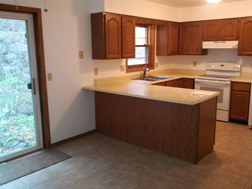 2nd image of 630 Williams St