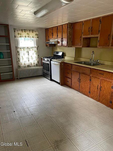 2nd image of 59 Stone Street