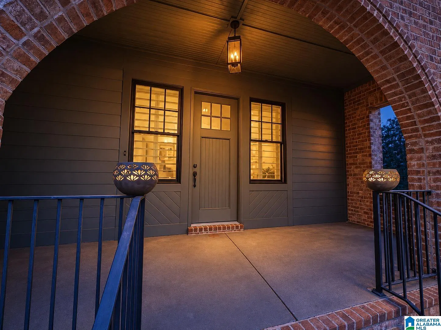 3 bed, 2.5 bath, 1900 sqft, $3,000 — Photo 2
