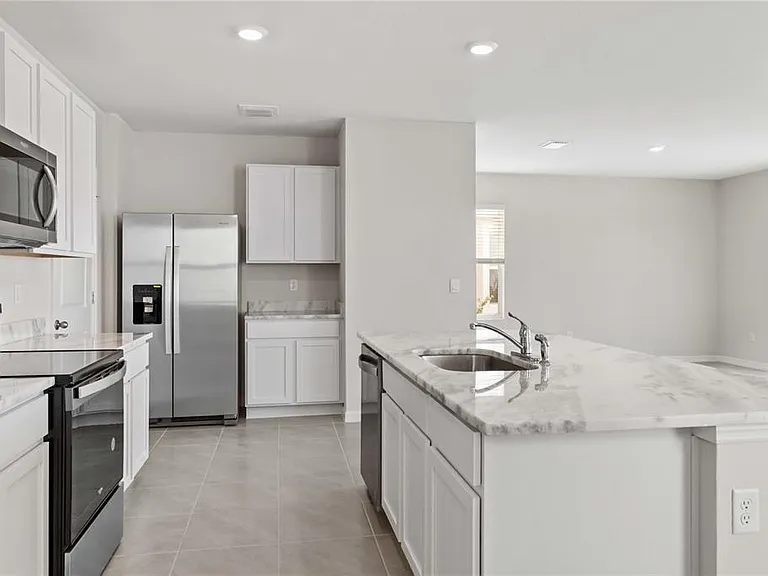 3394 Hilltop Cir — Photo 8