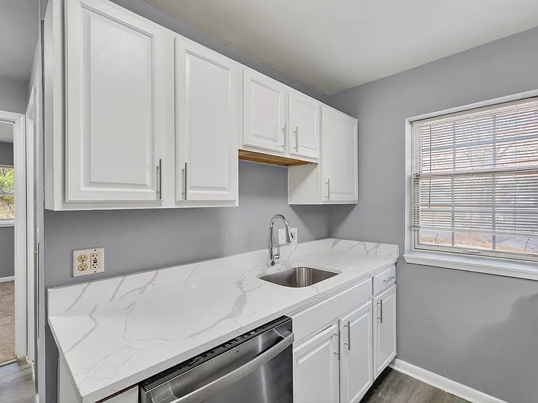 8216 Nolte Ave #4 — Photo 9