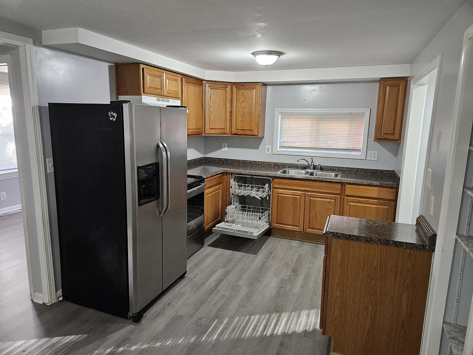 3351 Bathurst Ave photo 1