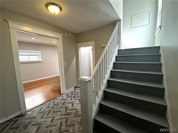4th image of 47 Heath St