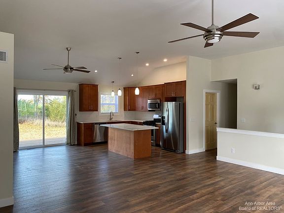3rd image of 3417 Welton Way