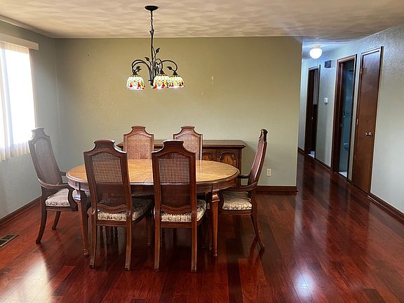 4th image of 221 S Darnall Dr